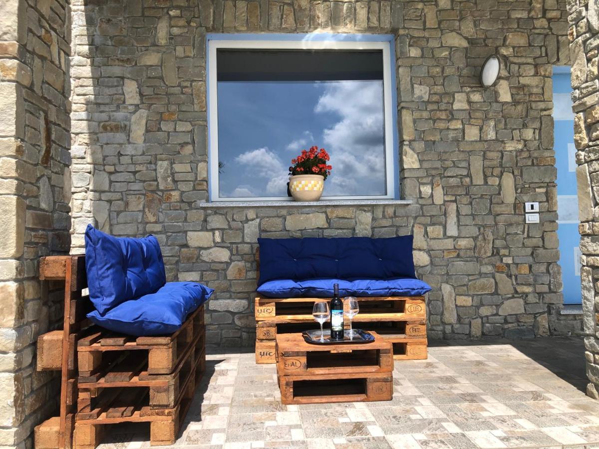 Ferienwohnung La Casa Blu Montegrosso dʼAsti Exterior foto