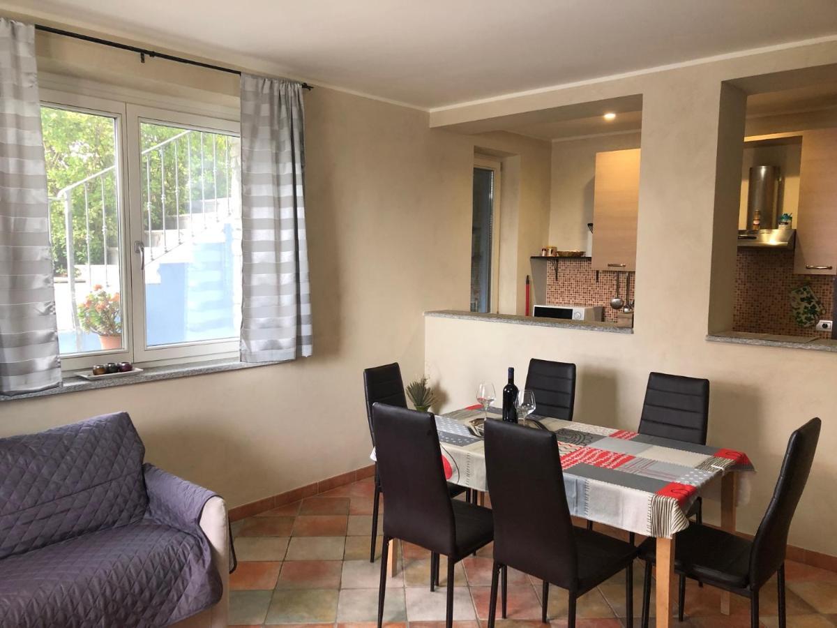 Ferienwohnung La Casa Blu Montegrosso dʼAsti Exterior foto