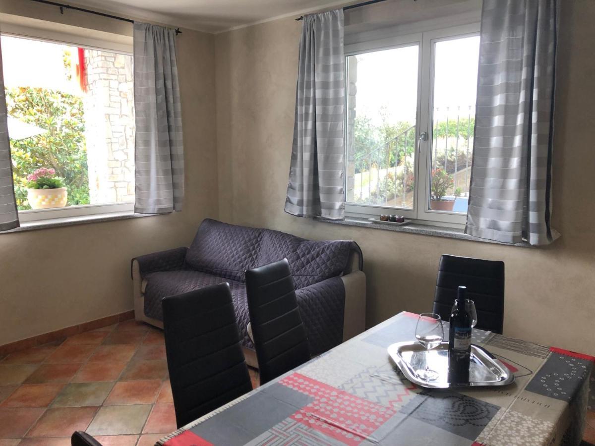 Ferienwohnung La Casa Blu Montegrosso dʼAsti Exterior foto