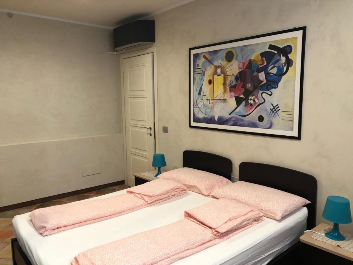 Ferienwohnung La Casa Blu Montegrosso dʼAsti Exterior foto
