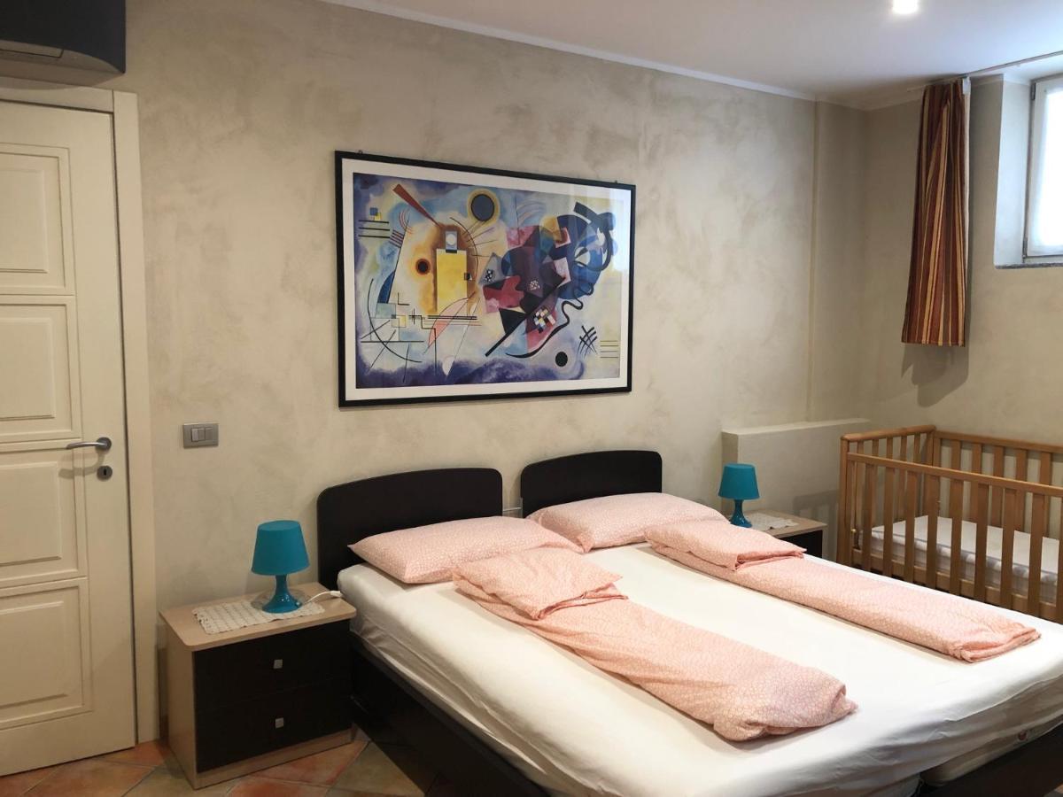 Ferienwohnung La Casa Blu Montegrosso dʼAsti Exterior foto