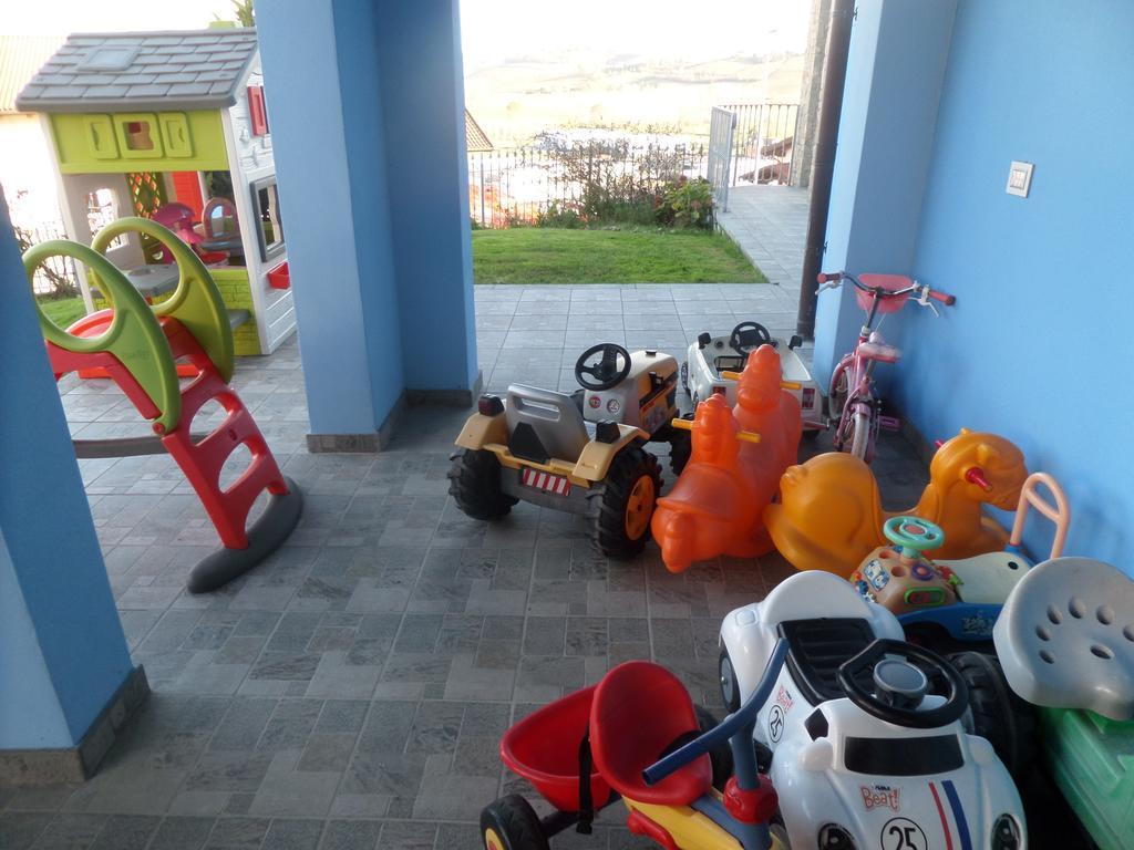 Ferienwohnung La Casa Blu Montegrosso dʼAsti Zimmer foto