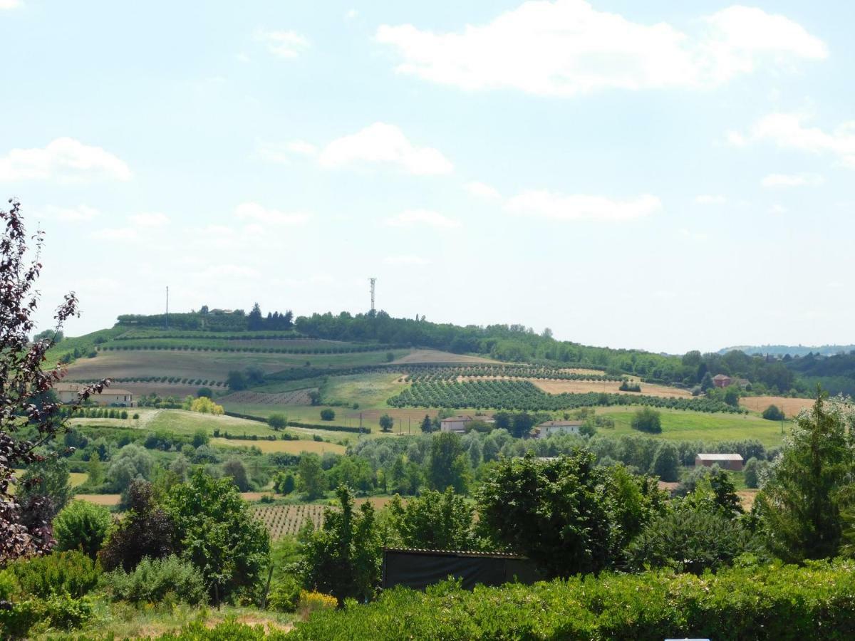 Ferienwohnung La Casa Blu Montegrosso dʼAsti Exterior foto